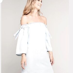 Cupcakes and Cashmere Dora Dress in Light Blue Size Small